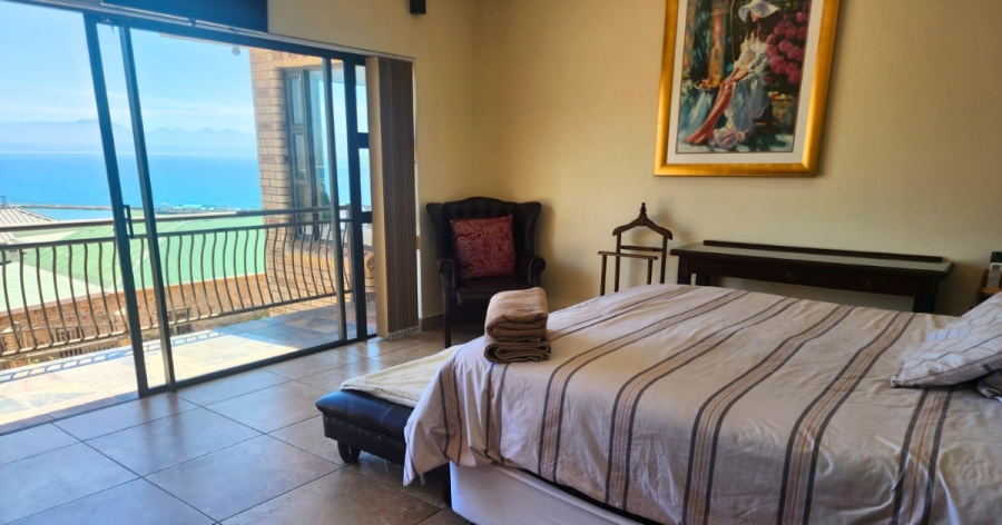 4 Bedroom Property for Sale in Mossel Bay Central Western Cape